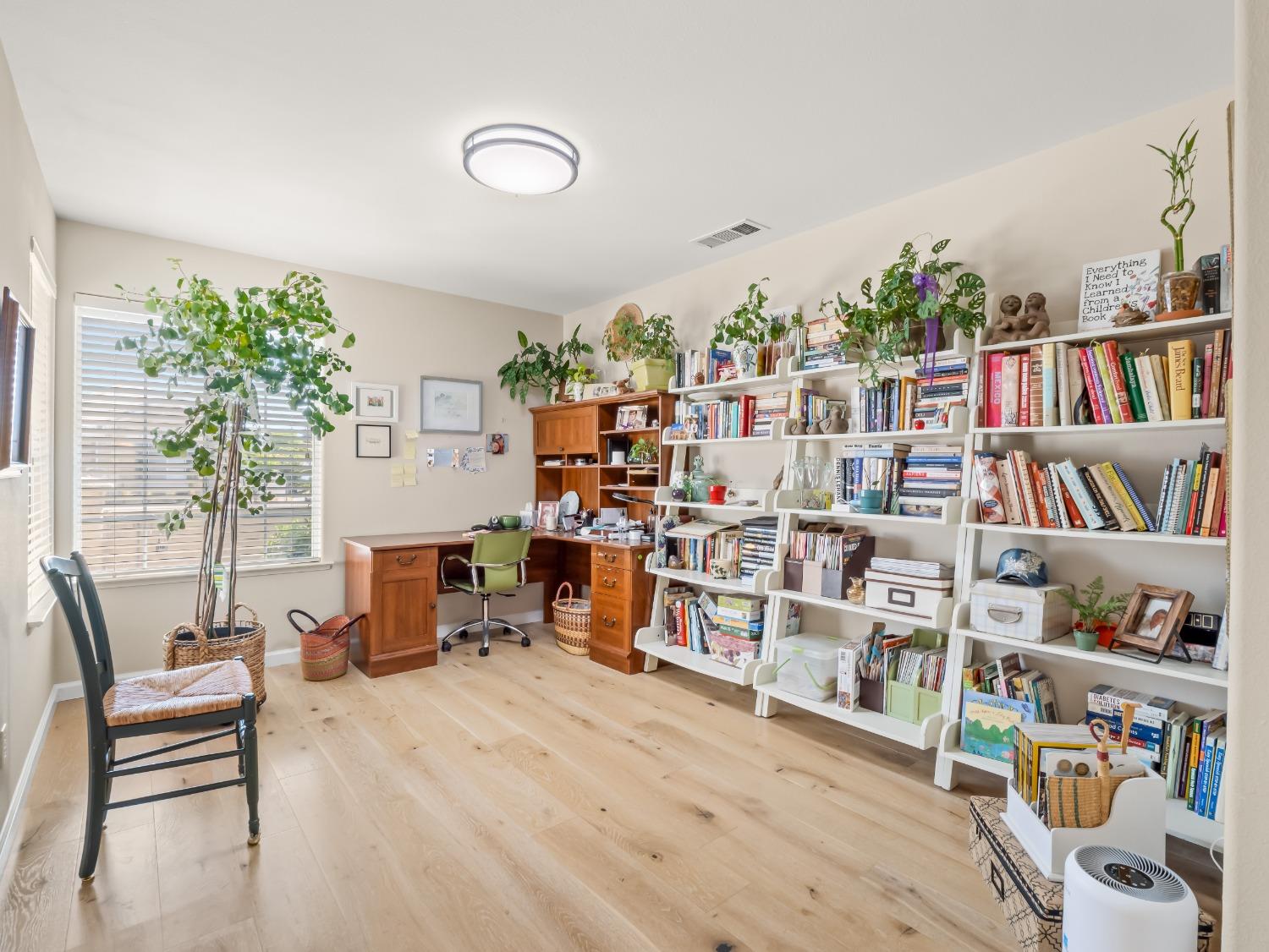 2104 W Rue St Michel
