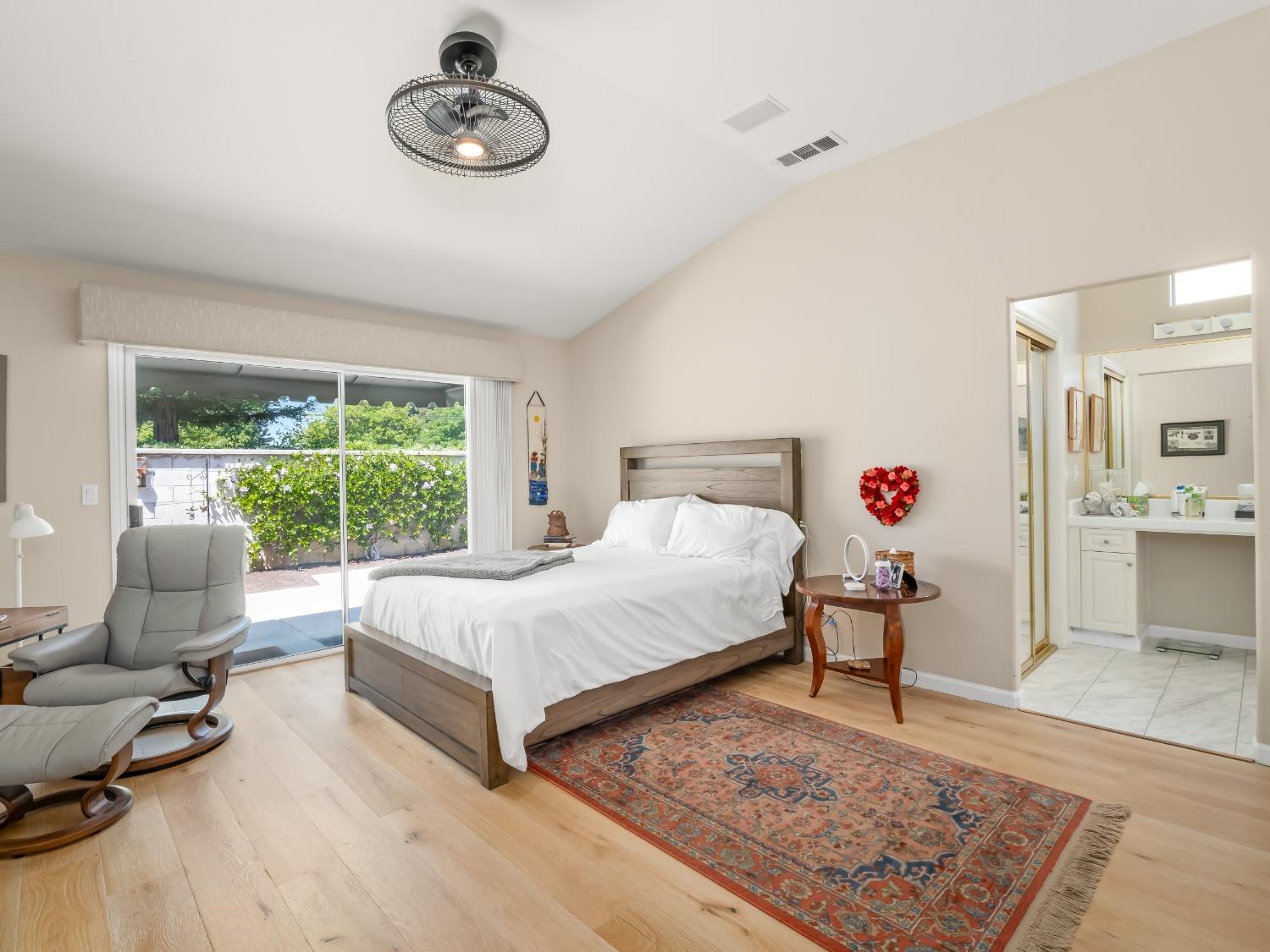 2104 W Rue St Michel