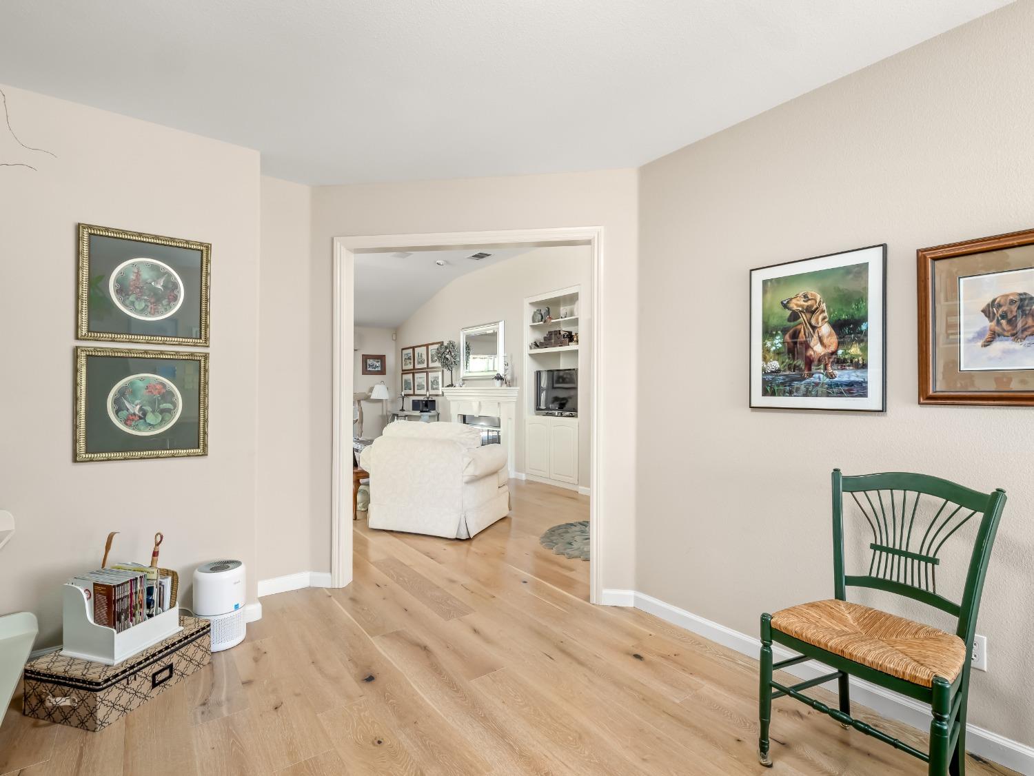 2104 W Rue St Michel