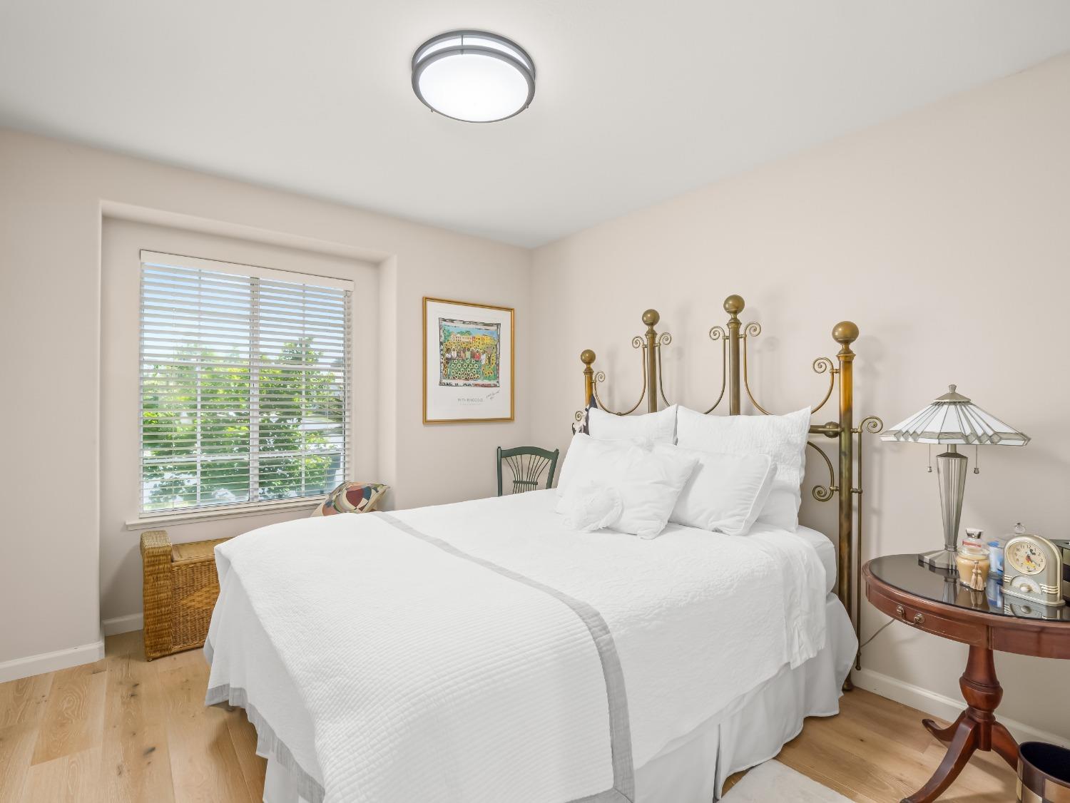 2104 W Rue St Michel