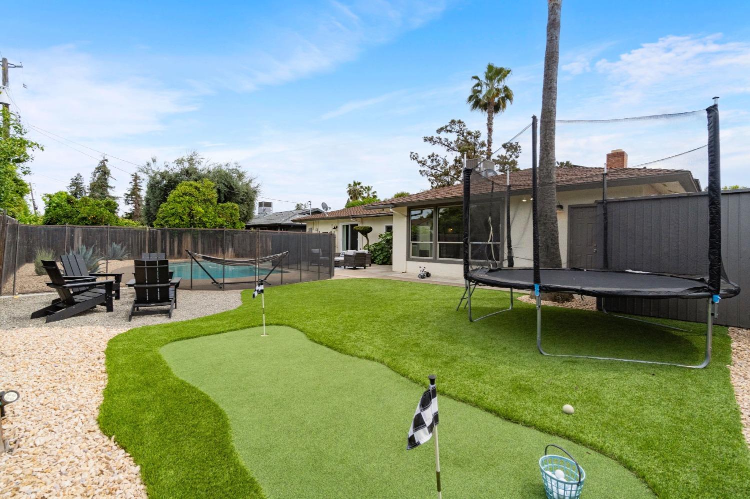 340 W Escalon Avenue