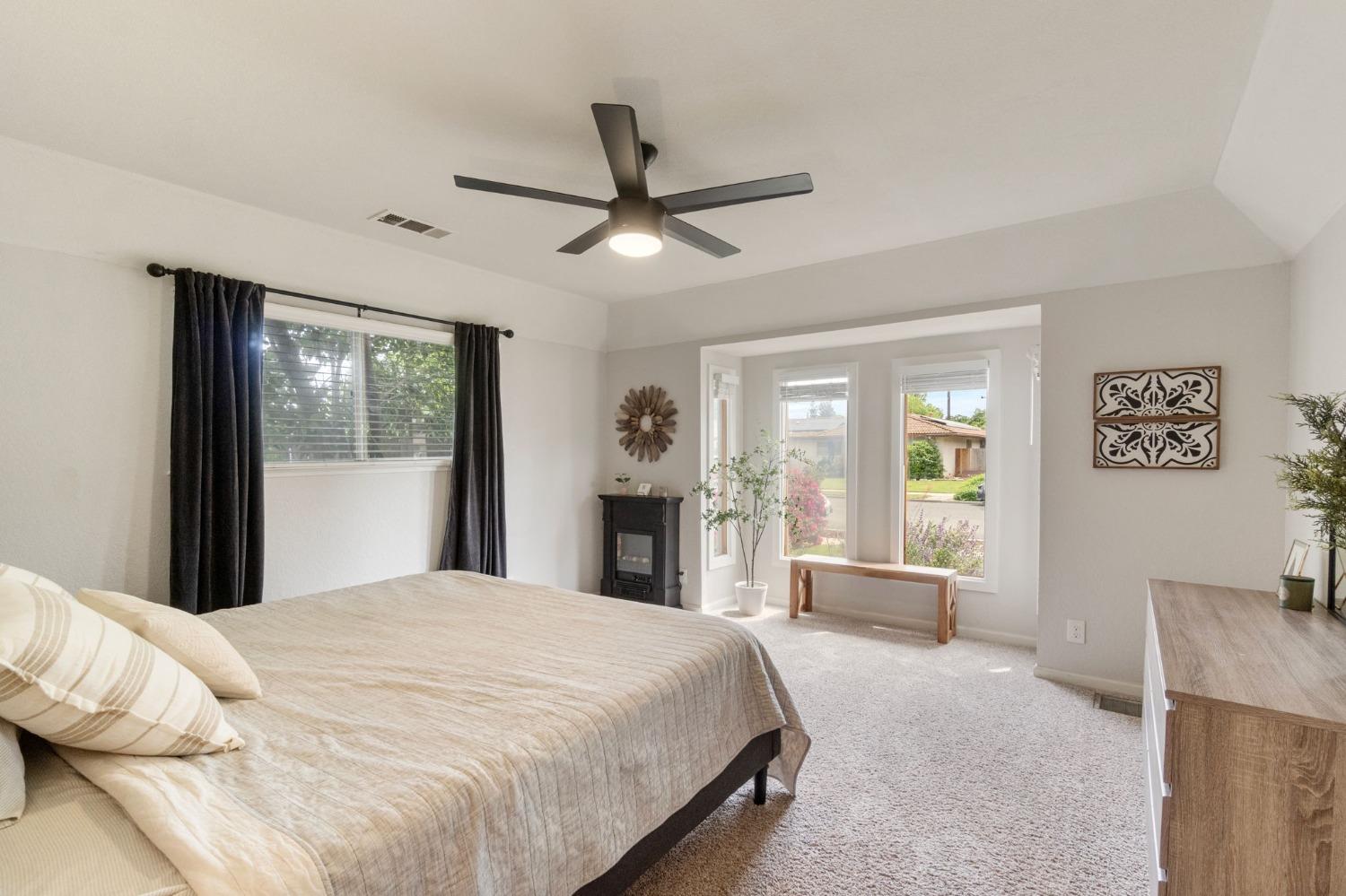 340 W Escalon Avenue
