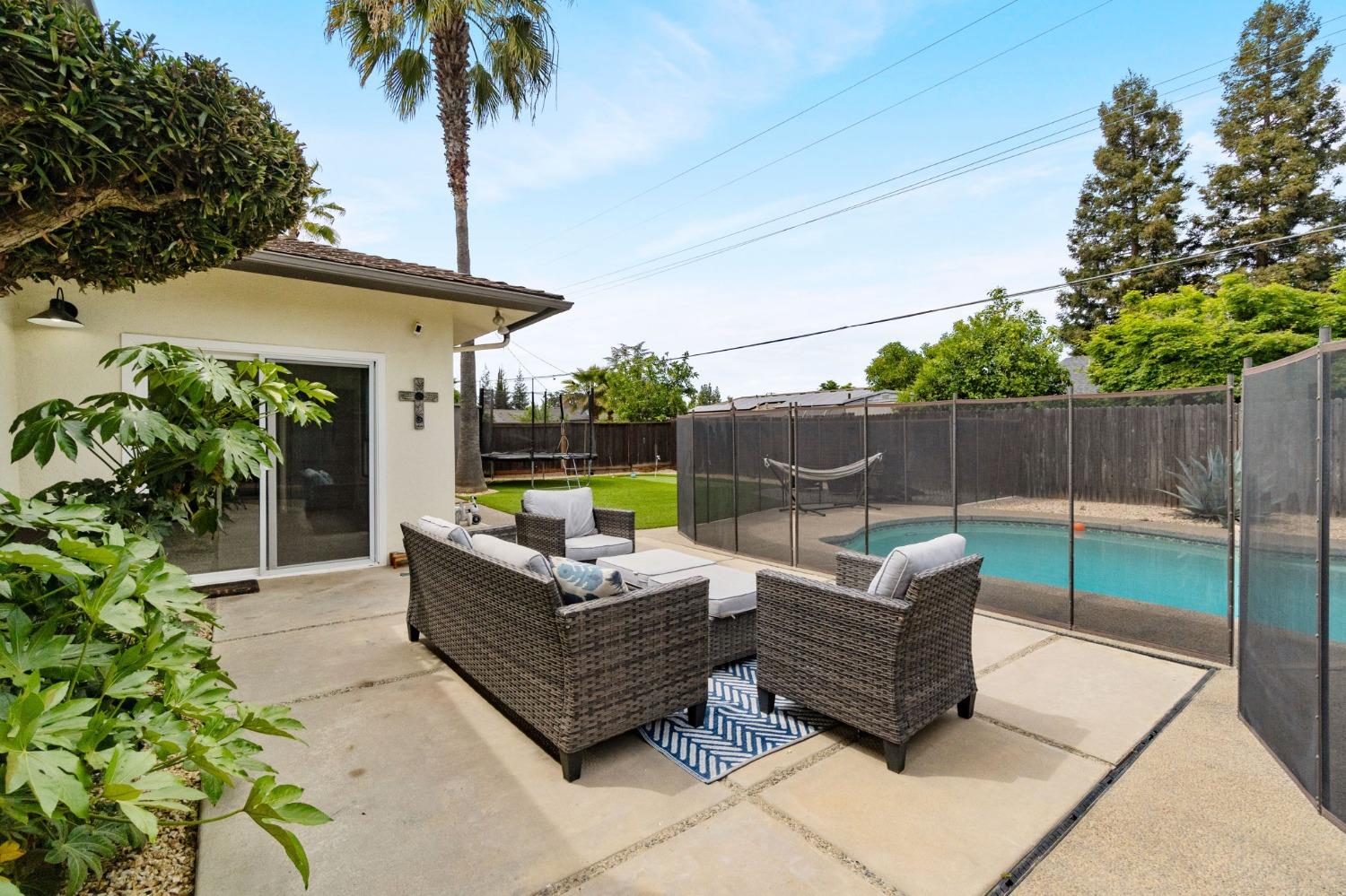 340 W Escalon Avenue