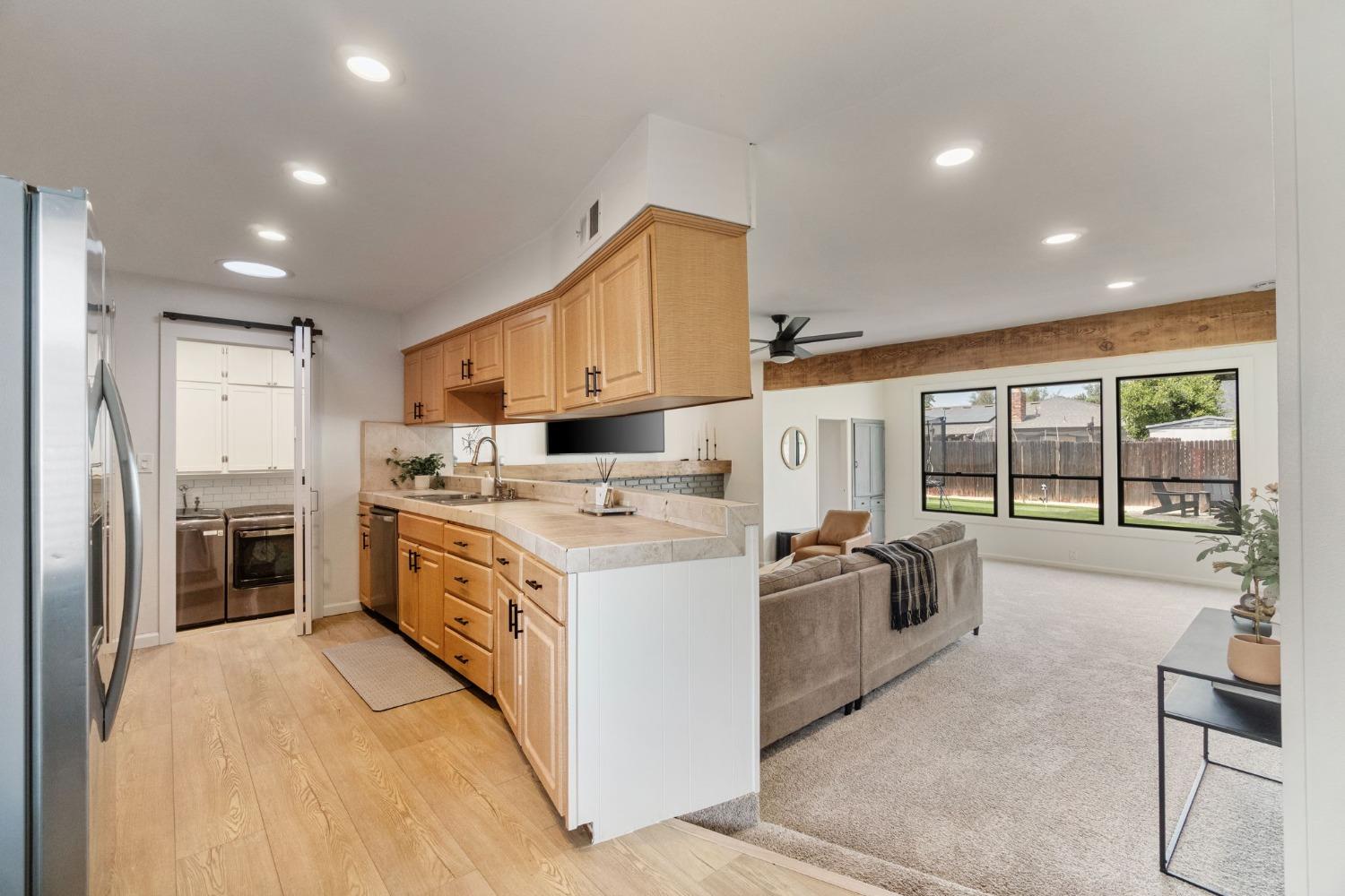 340 W Escalon Avenue