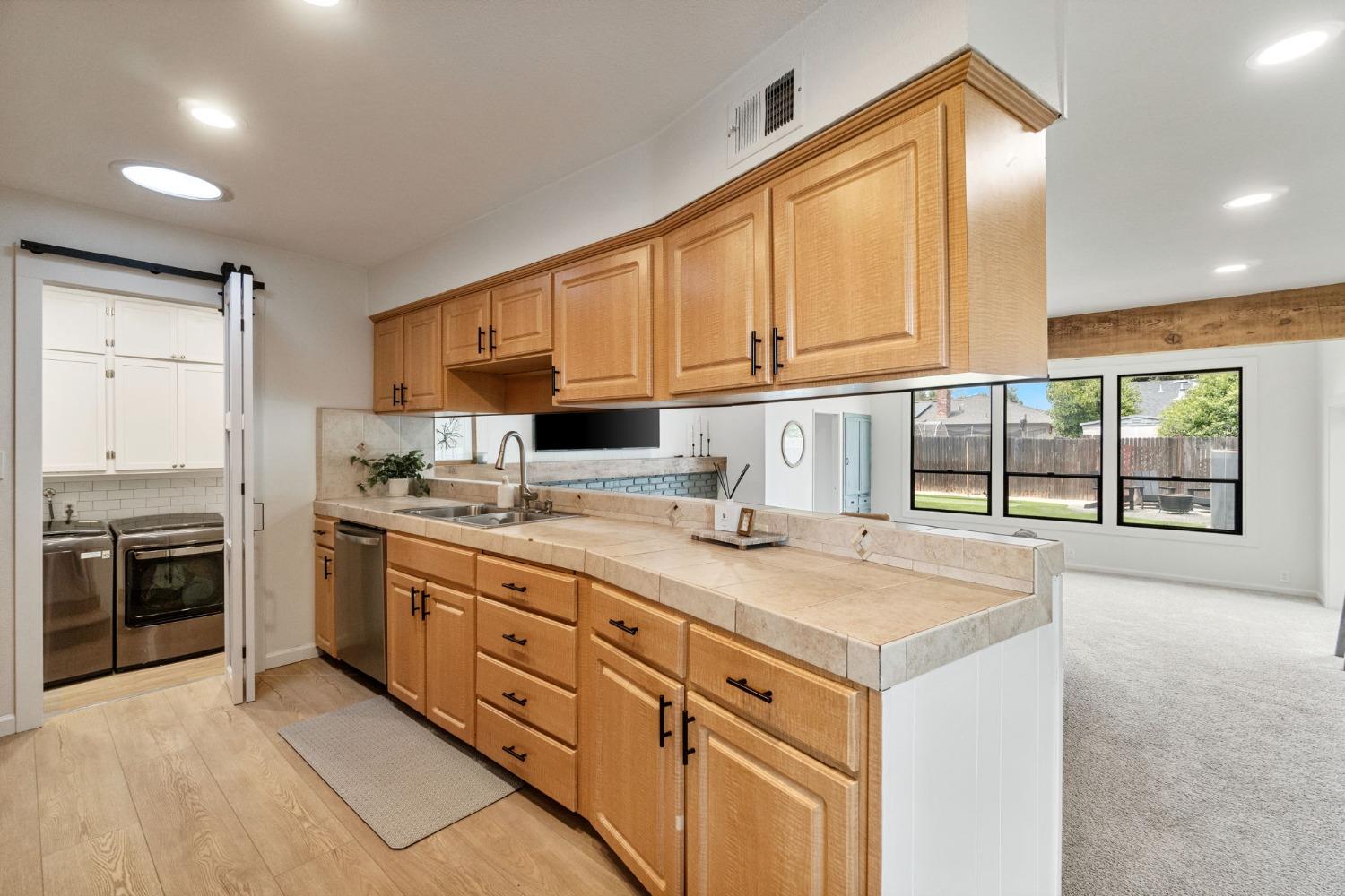 340 W Escalon Avenue