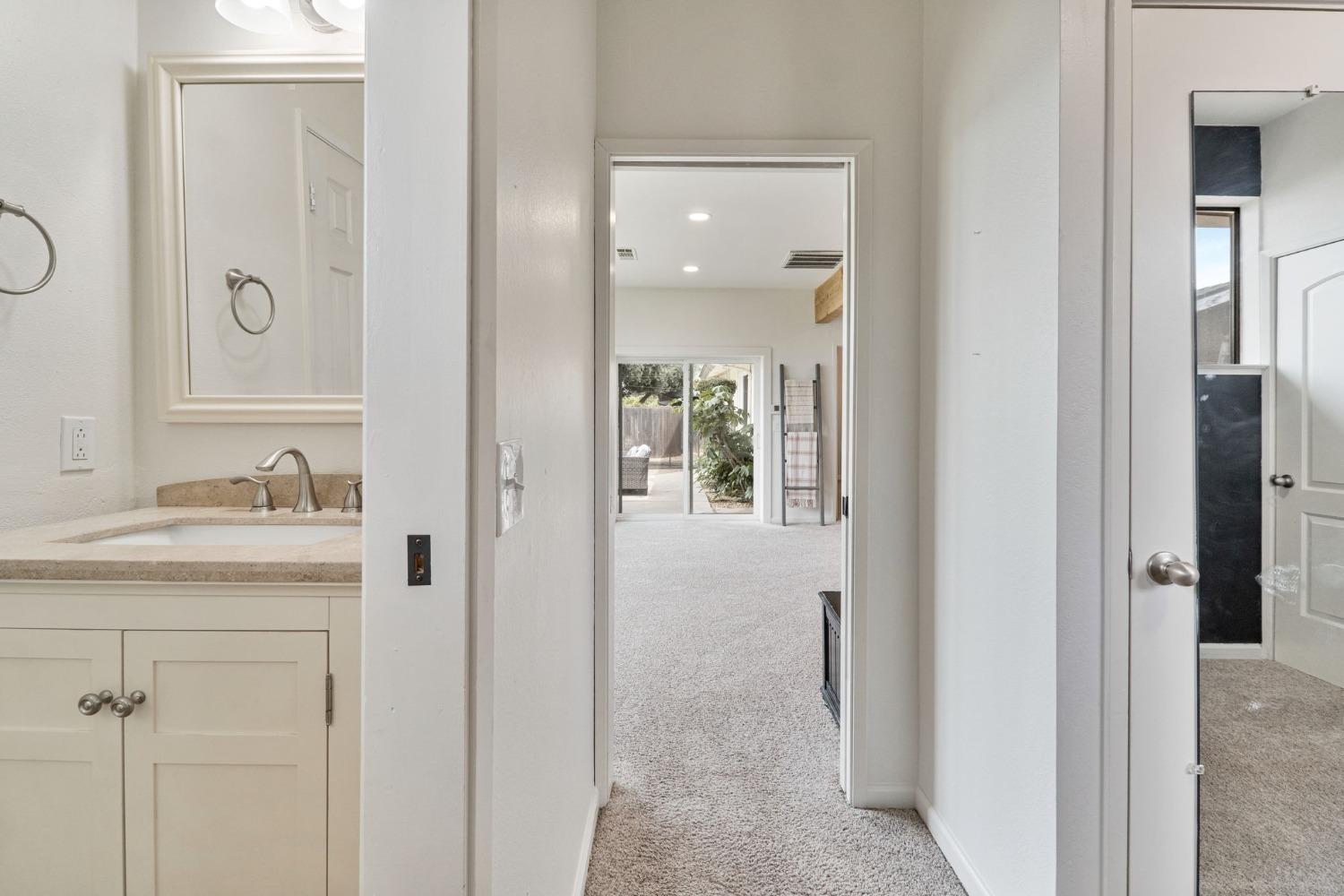340 W Escalon Avenue