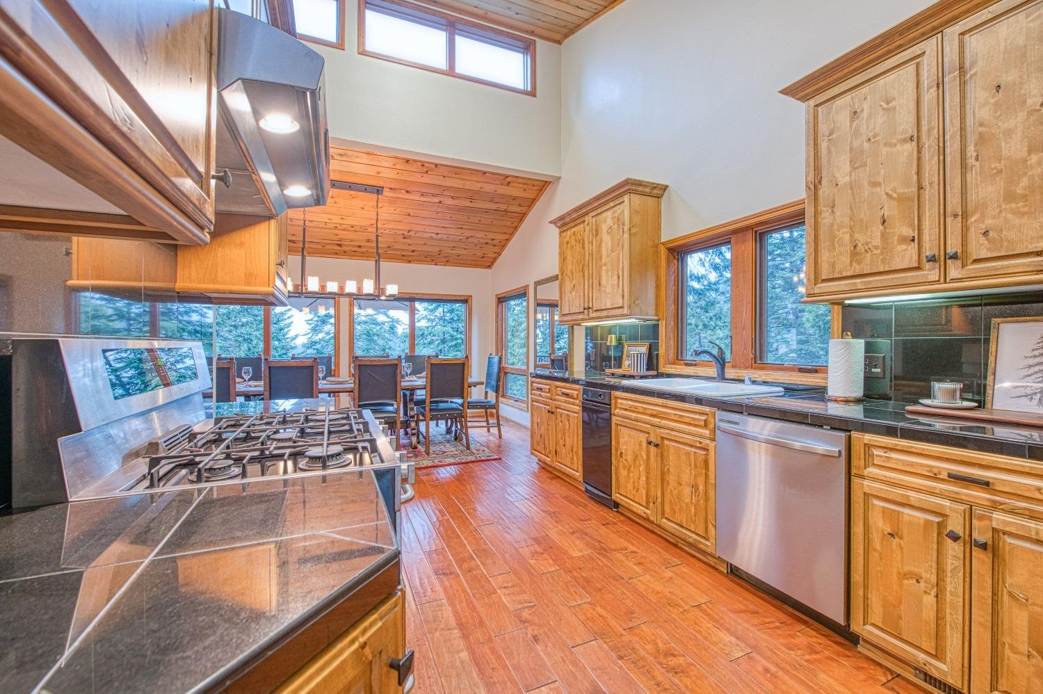 40596 Wild Iris Lane