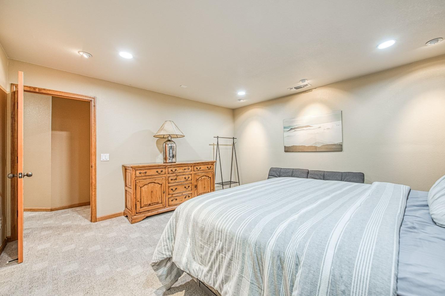 40596 Wild Iris Lane