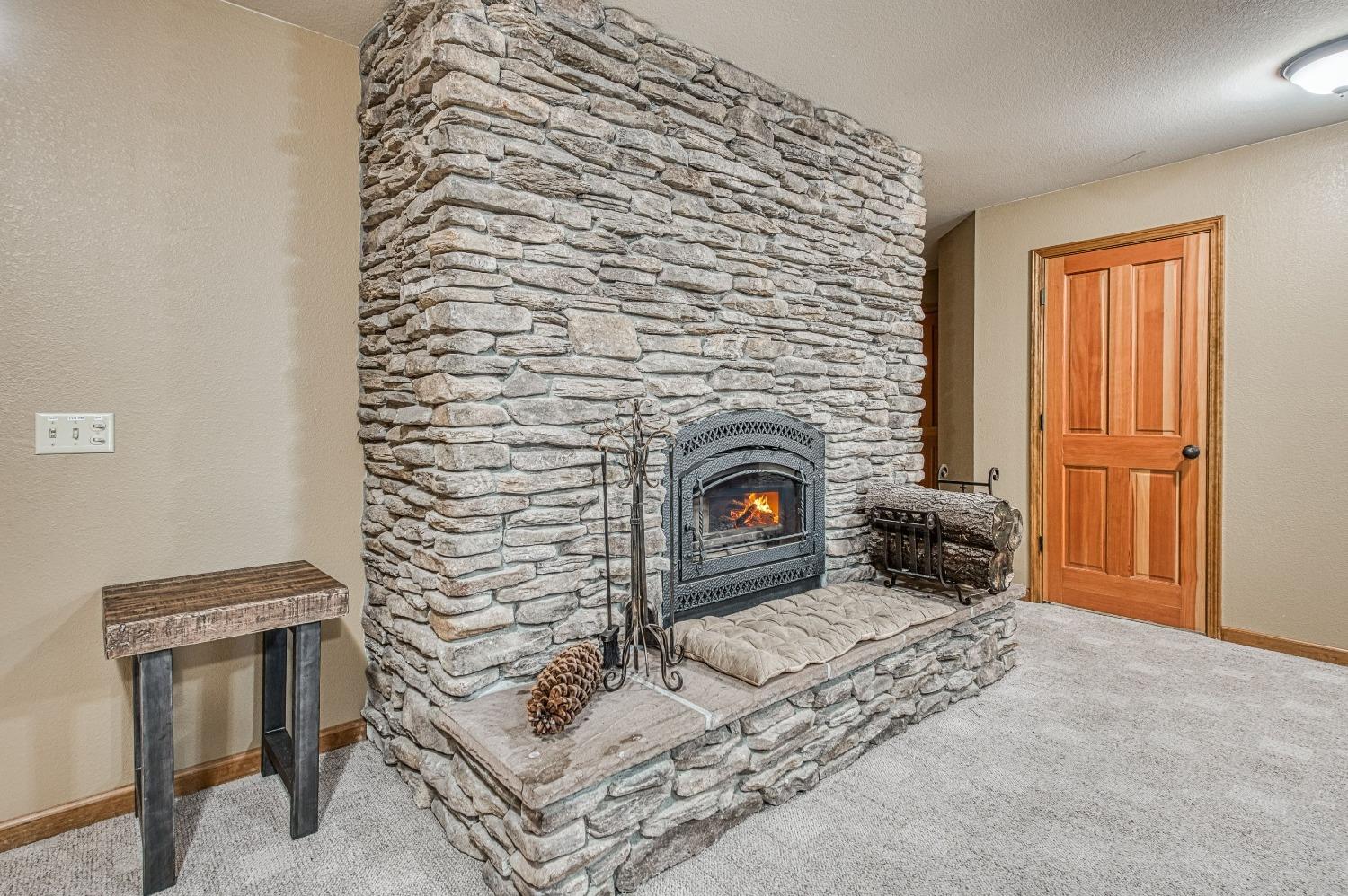 40596 Wild Iris Lane