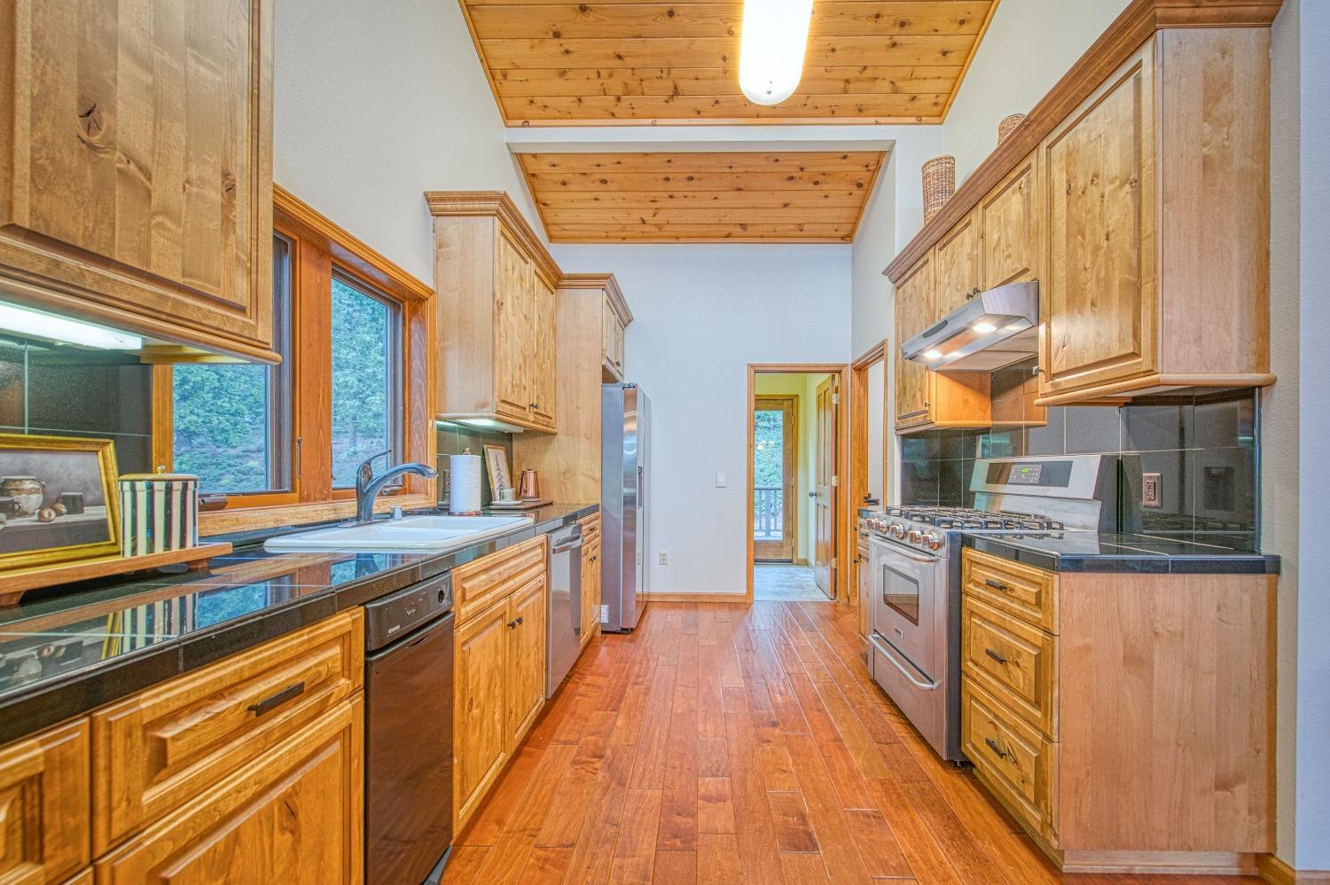 40596 Wild Iris Lane
