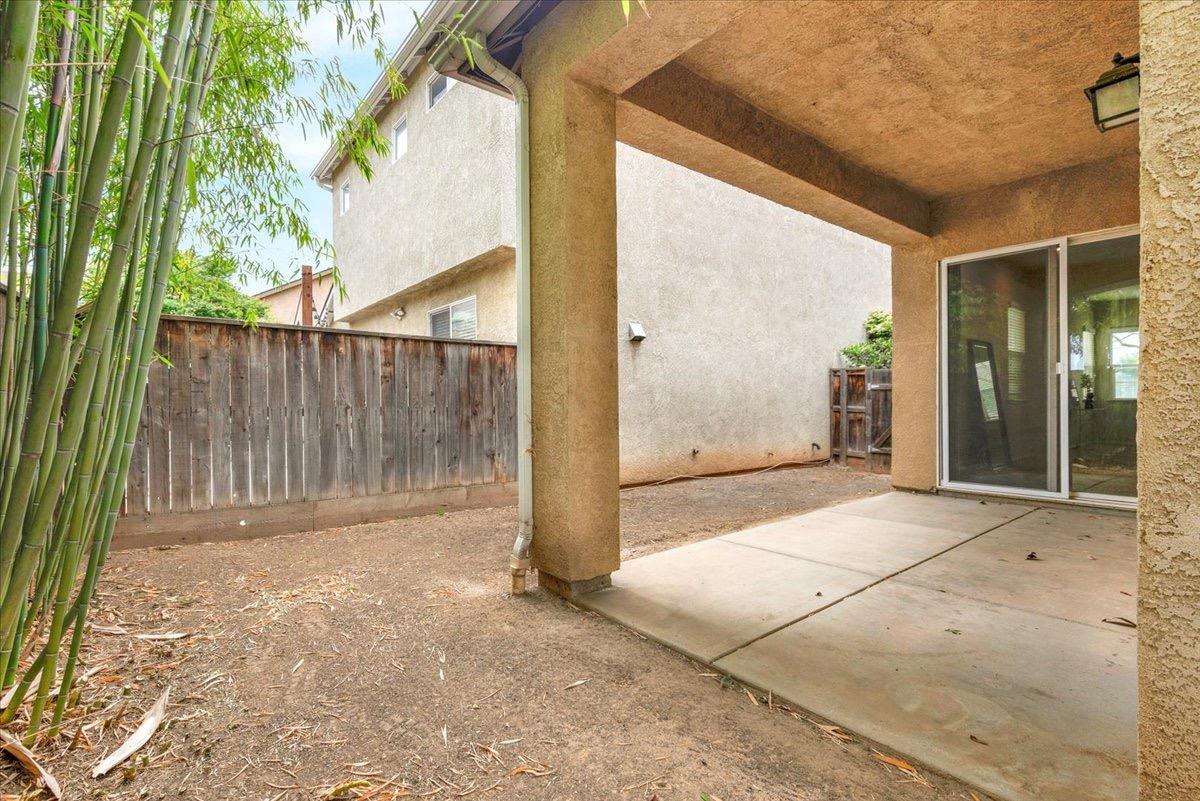 5704 N Tangerine Way