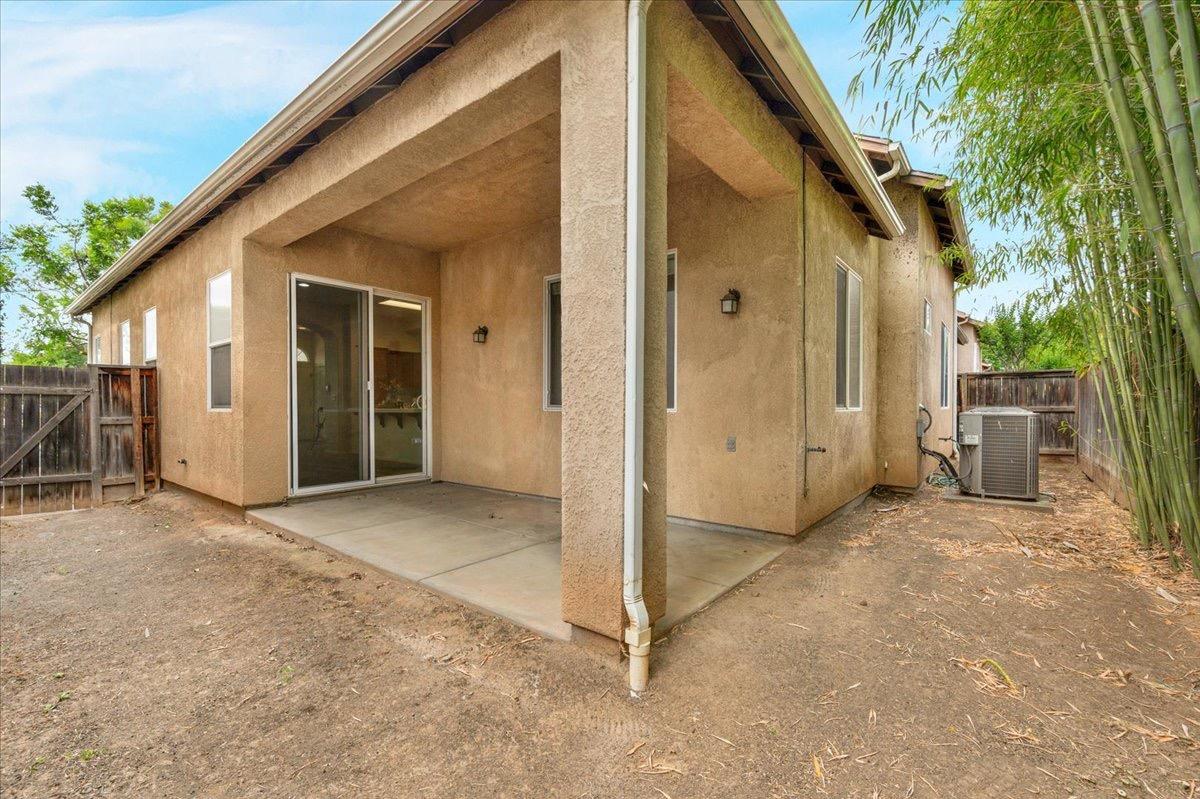 5704 N Tangerine Way