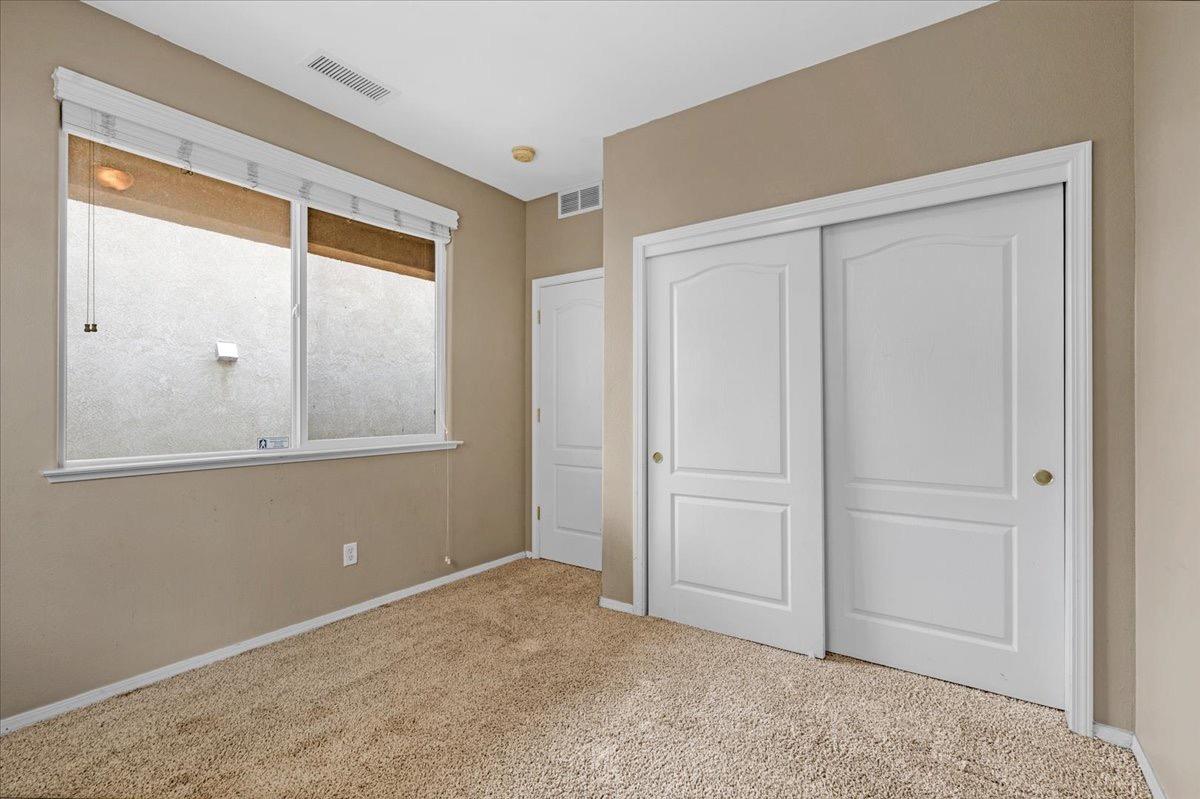 5704 N Tangerine Way