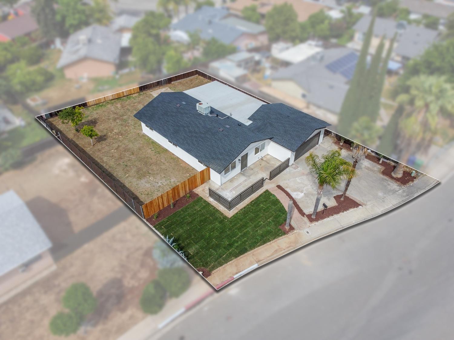 1524 E Evening Glow Avenue