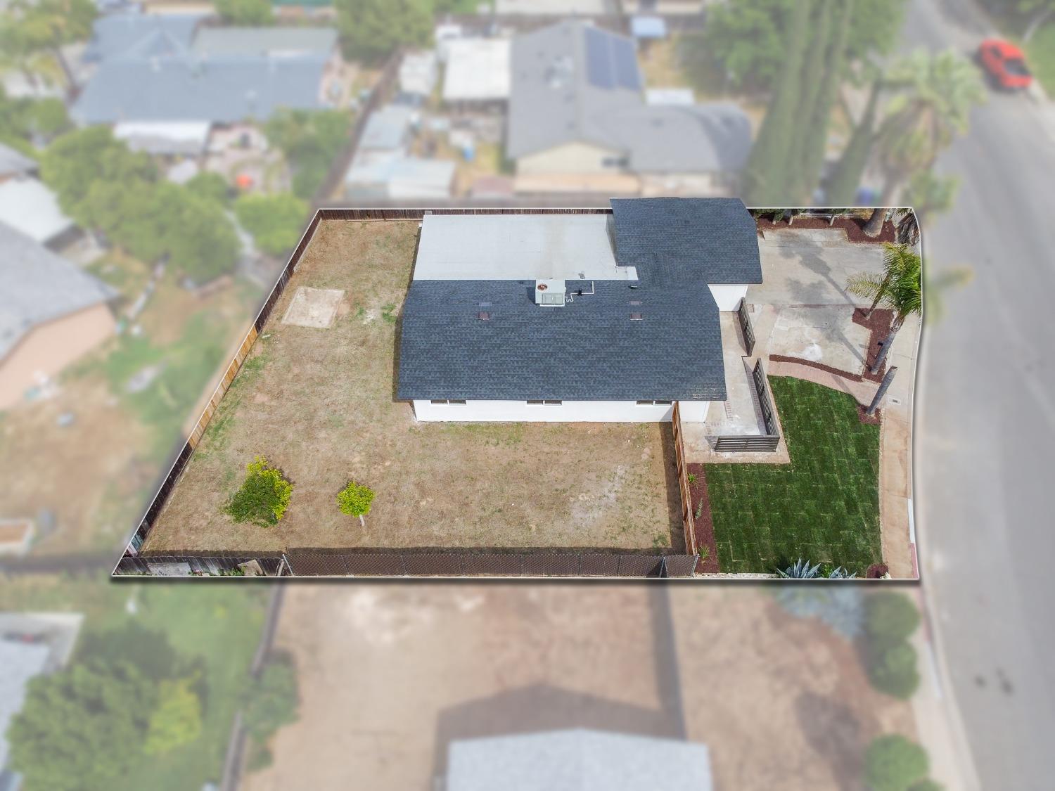 1524 E Evening Glow Avenue