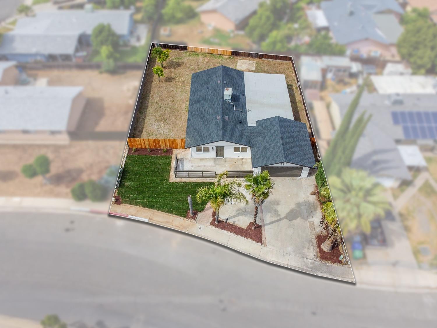 1524 E Evening Glow Avenue