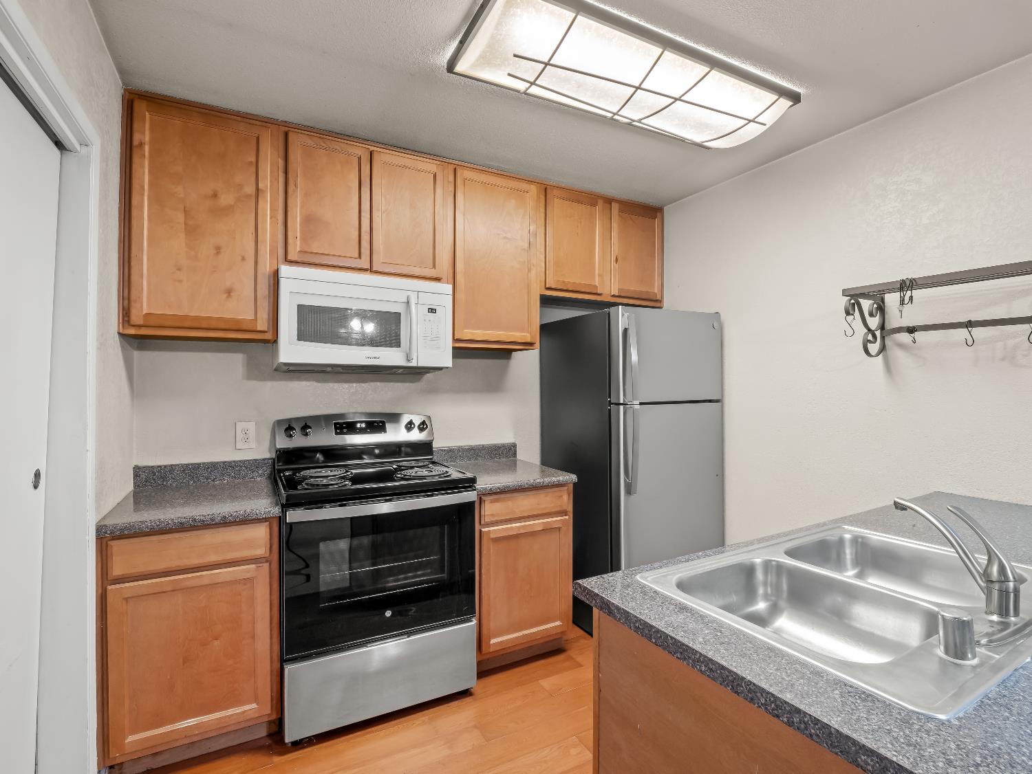 2204 Peach Avenue # 1