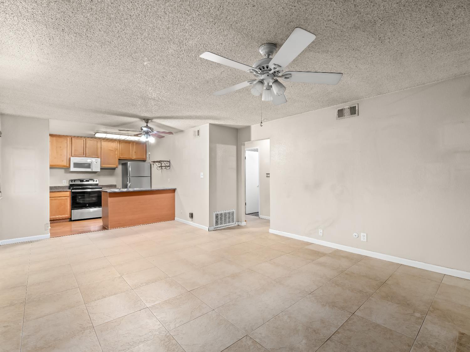2204 Peach Avenue # 1