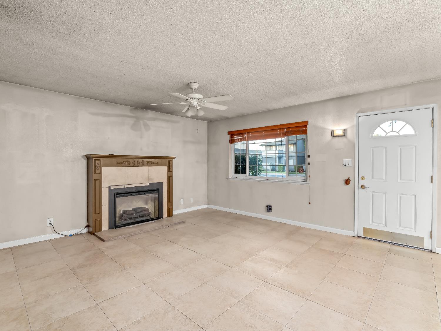 2204 Peach Avenue # 1