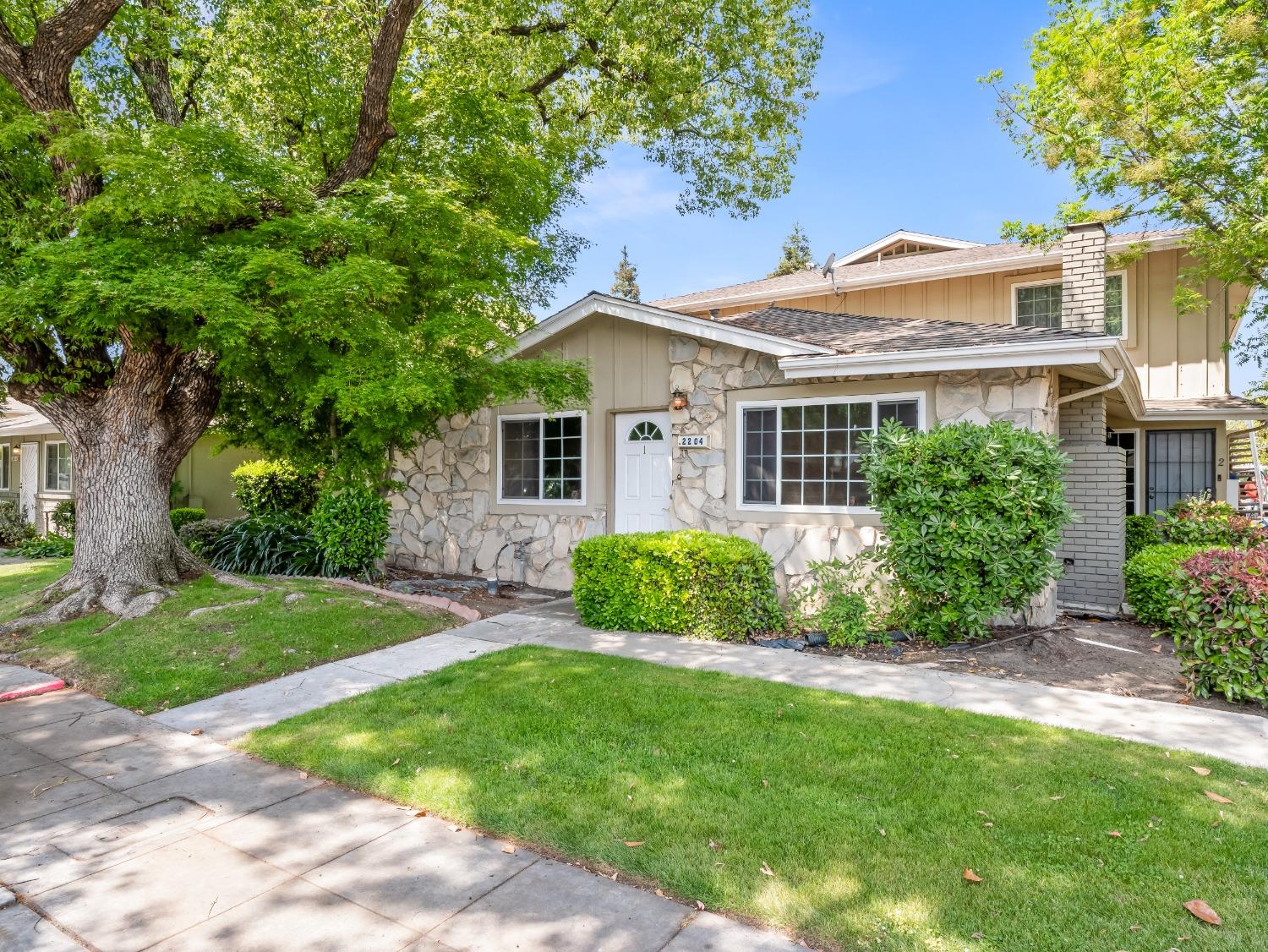 2204 Peach Avenue # 1
