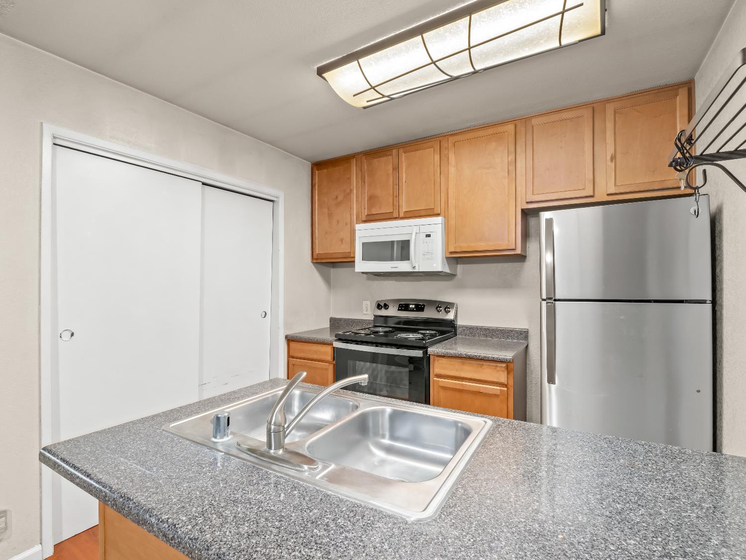 2204 Peach Avenue # 1