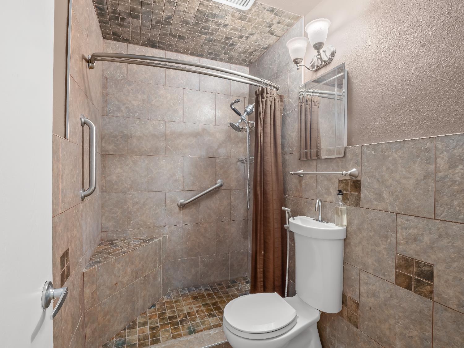 2204 Peach Avenue # 1