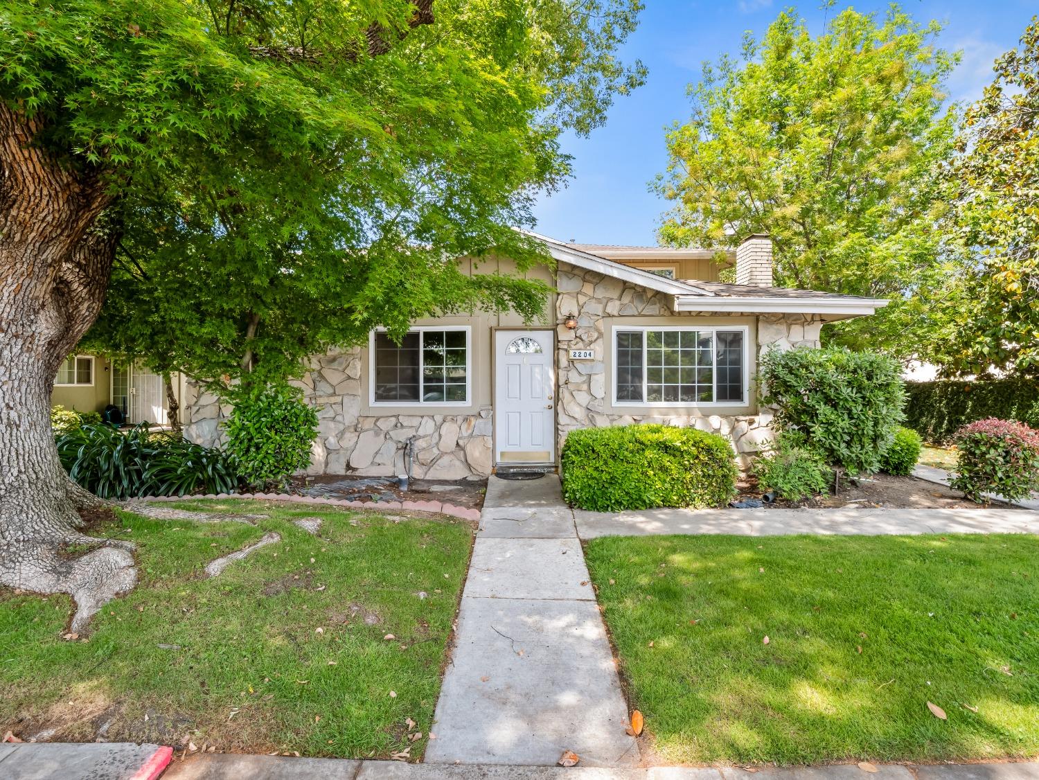 2204 Peach Avenue # 1
