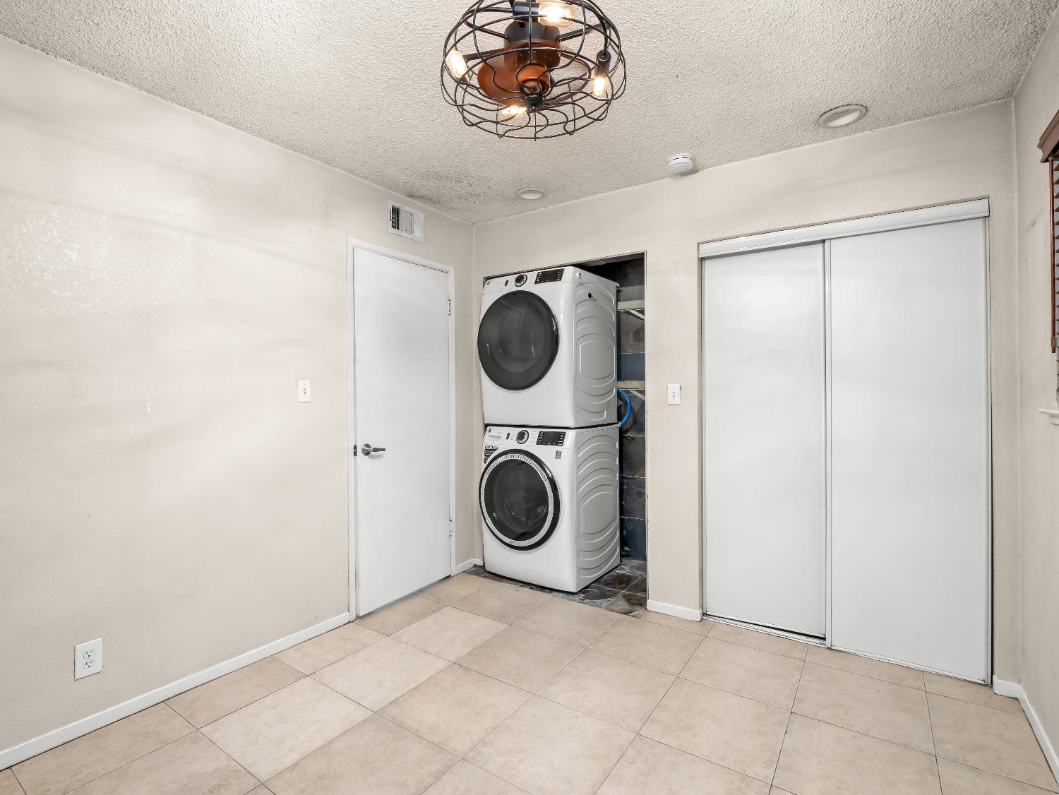 2204 Peach Avenue # 1