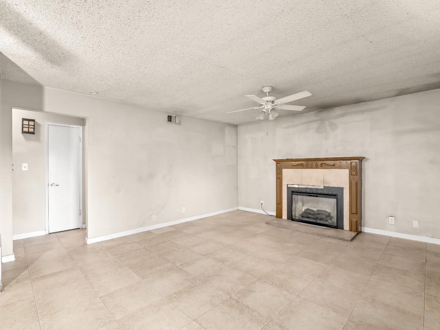2204 Peach Avenue # 1