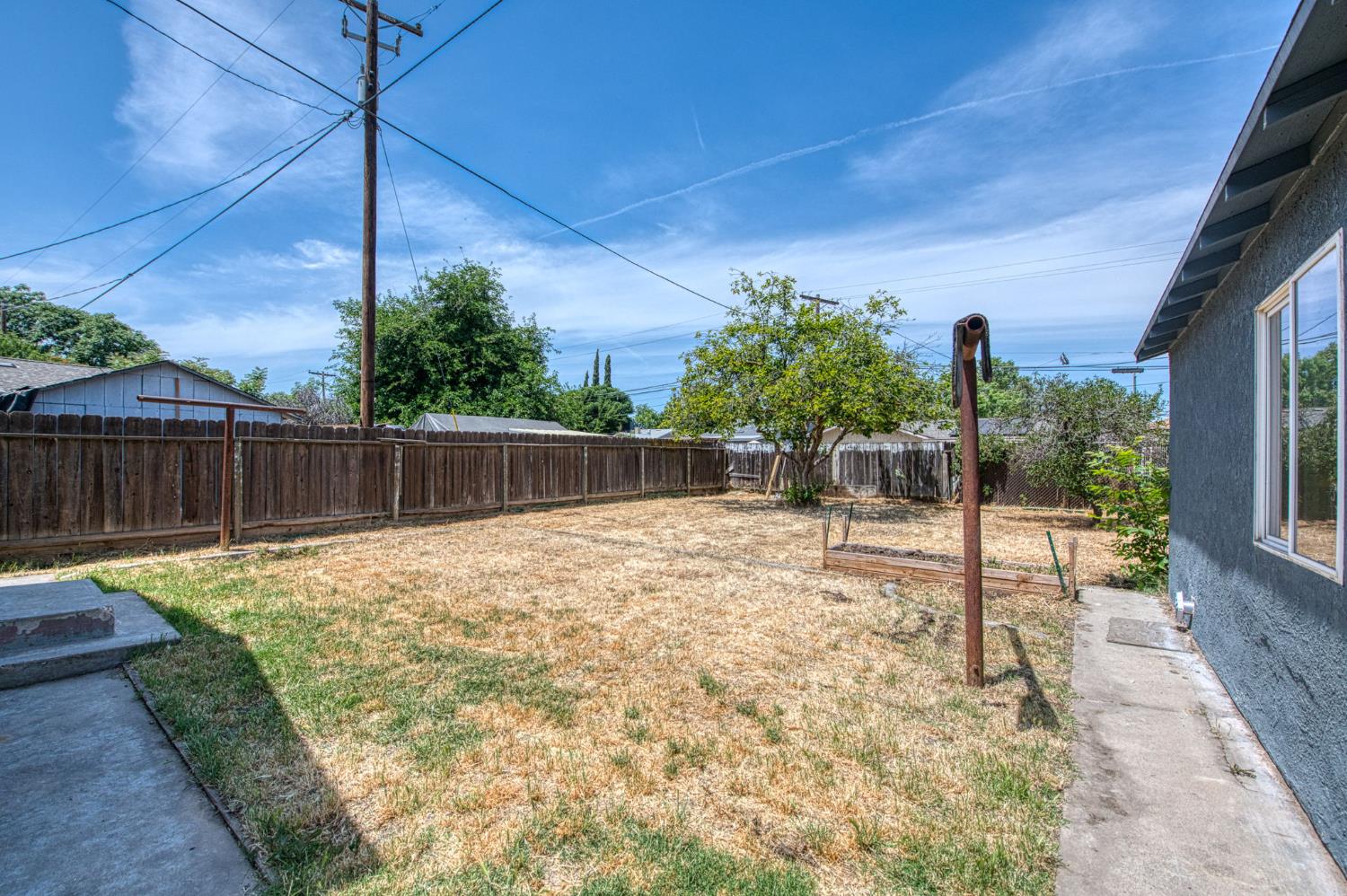 4487 E Bend Avenue