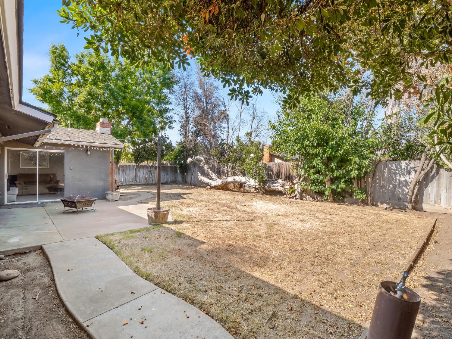7352 N Adoline Avenue