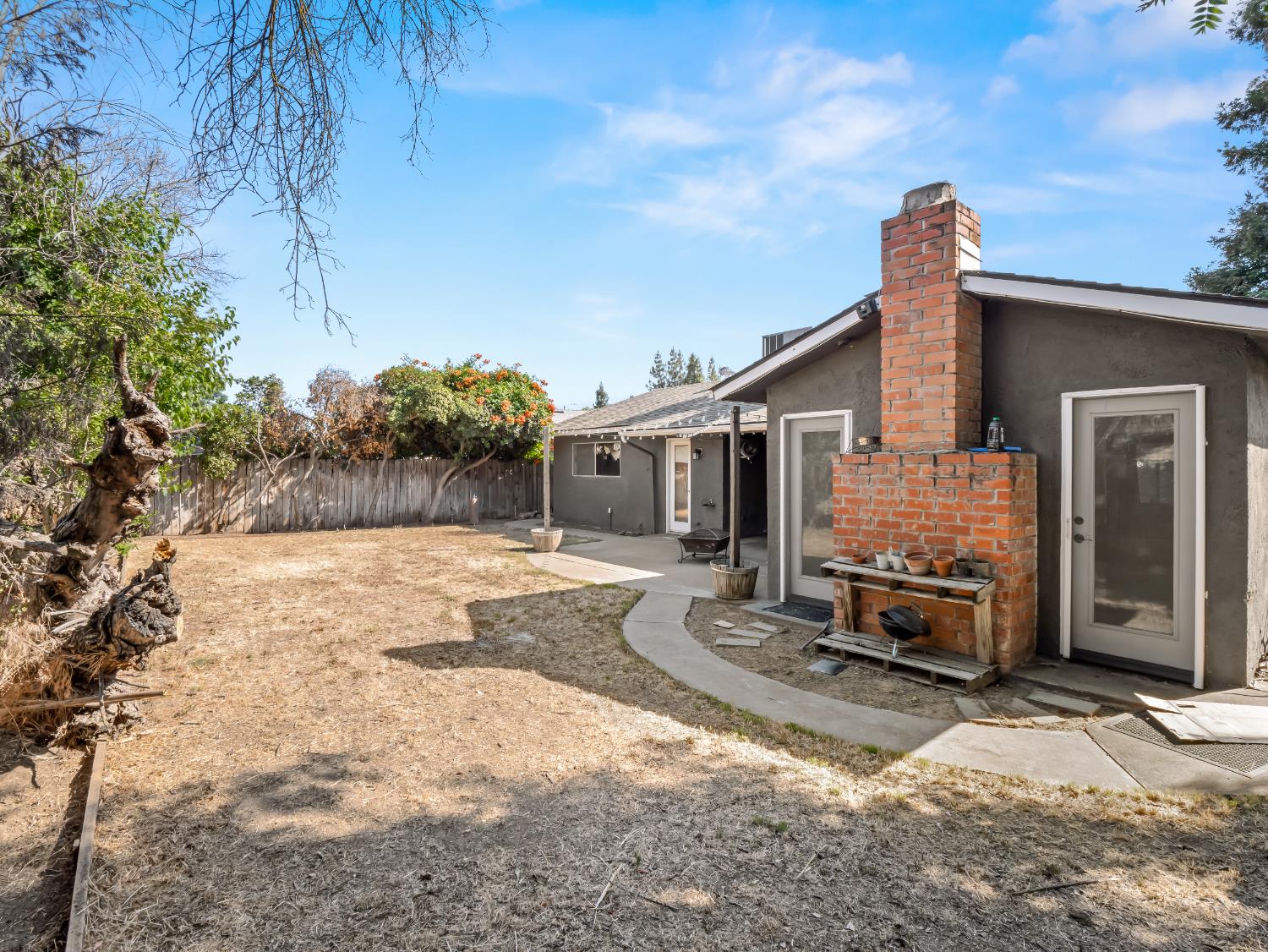 7352 N Adoline Avenue