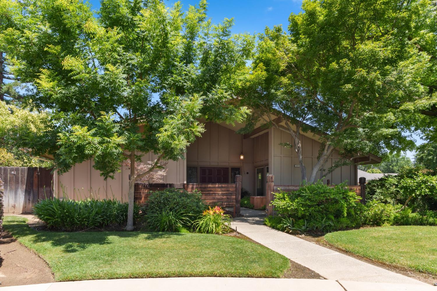 3244 W Fremont Avenue