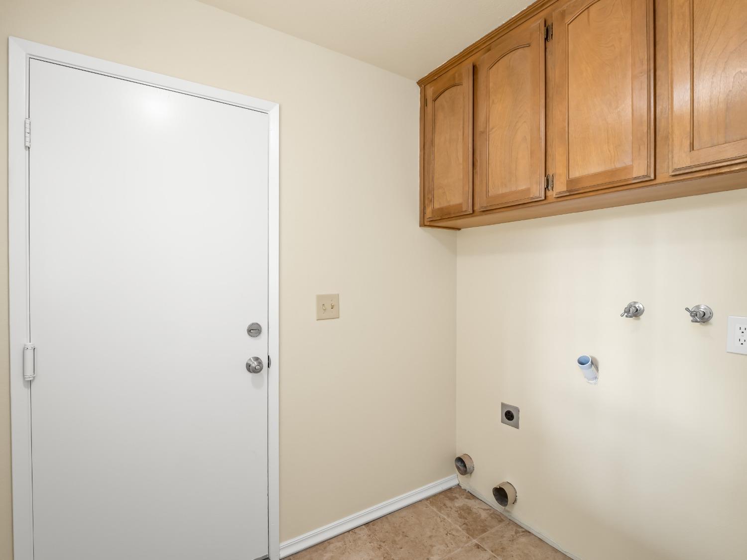 1523 E Pryor Drive
