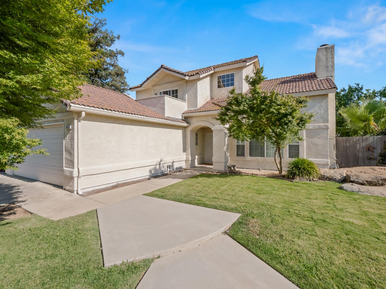 1523 E Pryor Drive