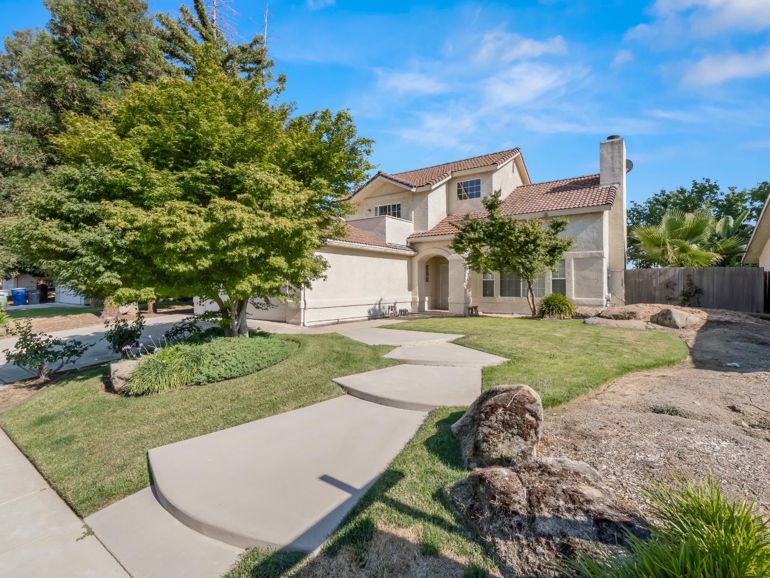 1523 E Pryor Drive