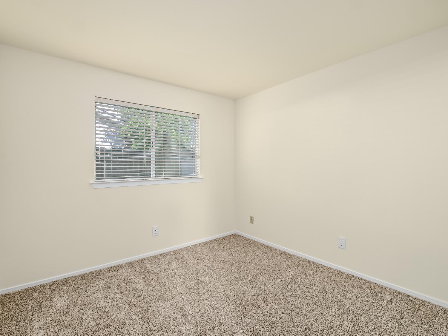 1523 E Pryor Drive