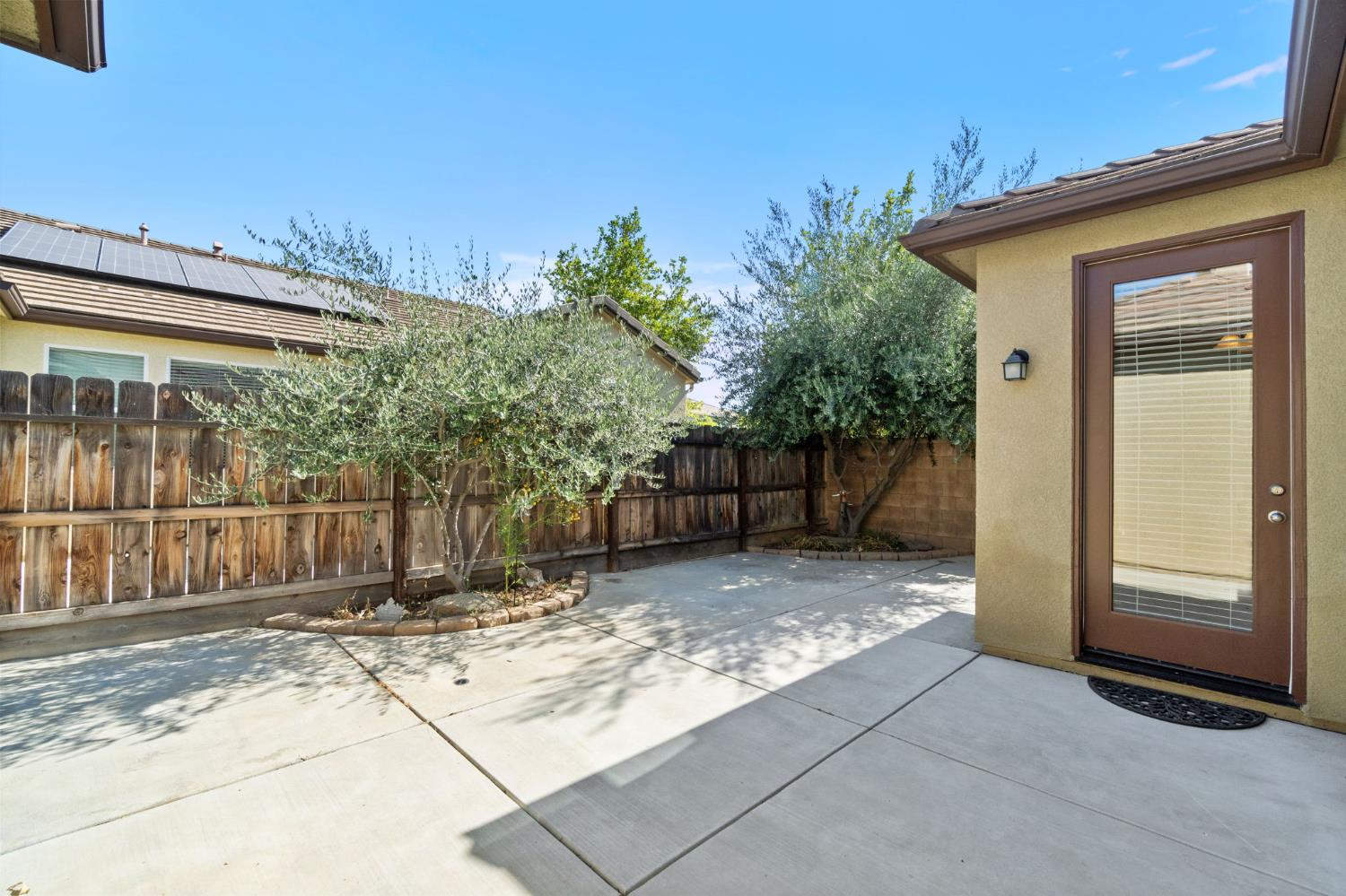 3877 Bellaire Avenue