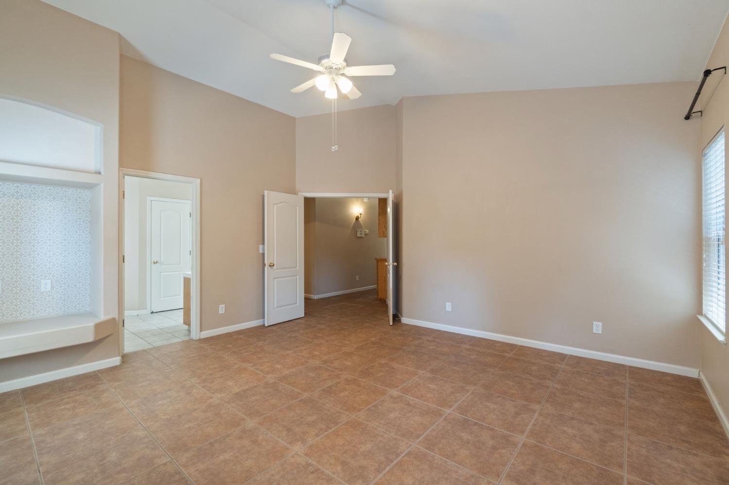 2841 E Brandon Lane