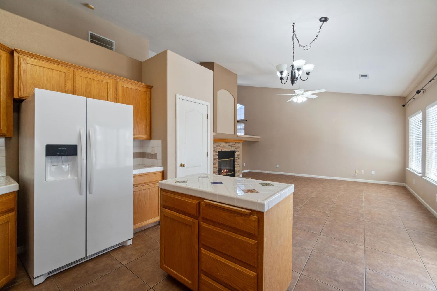 2841 E Brandon Lane