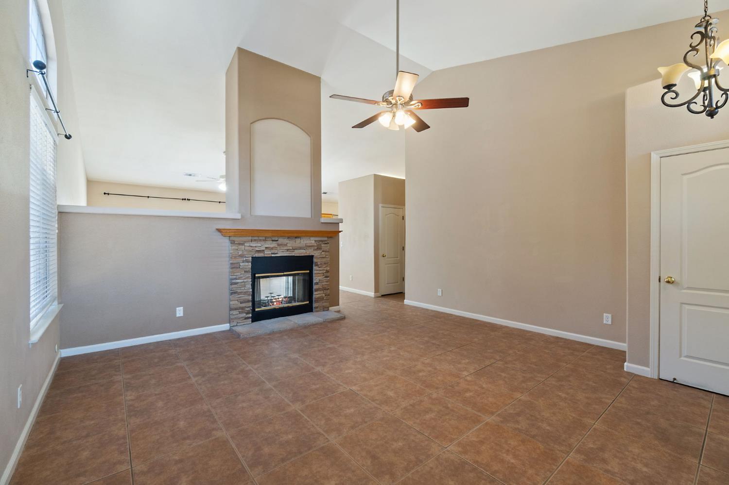 2841 E Brandon Lane