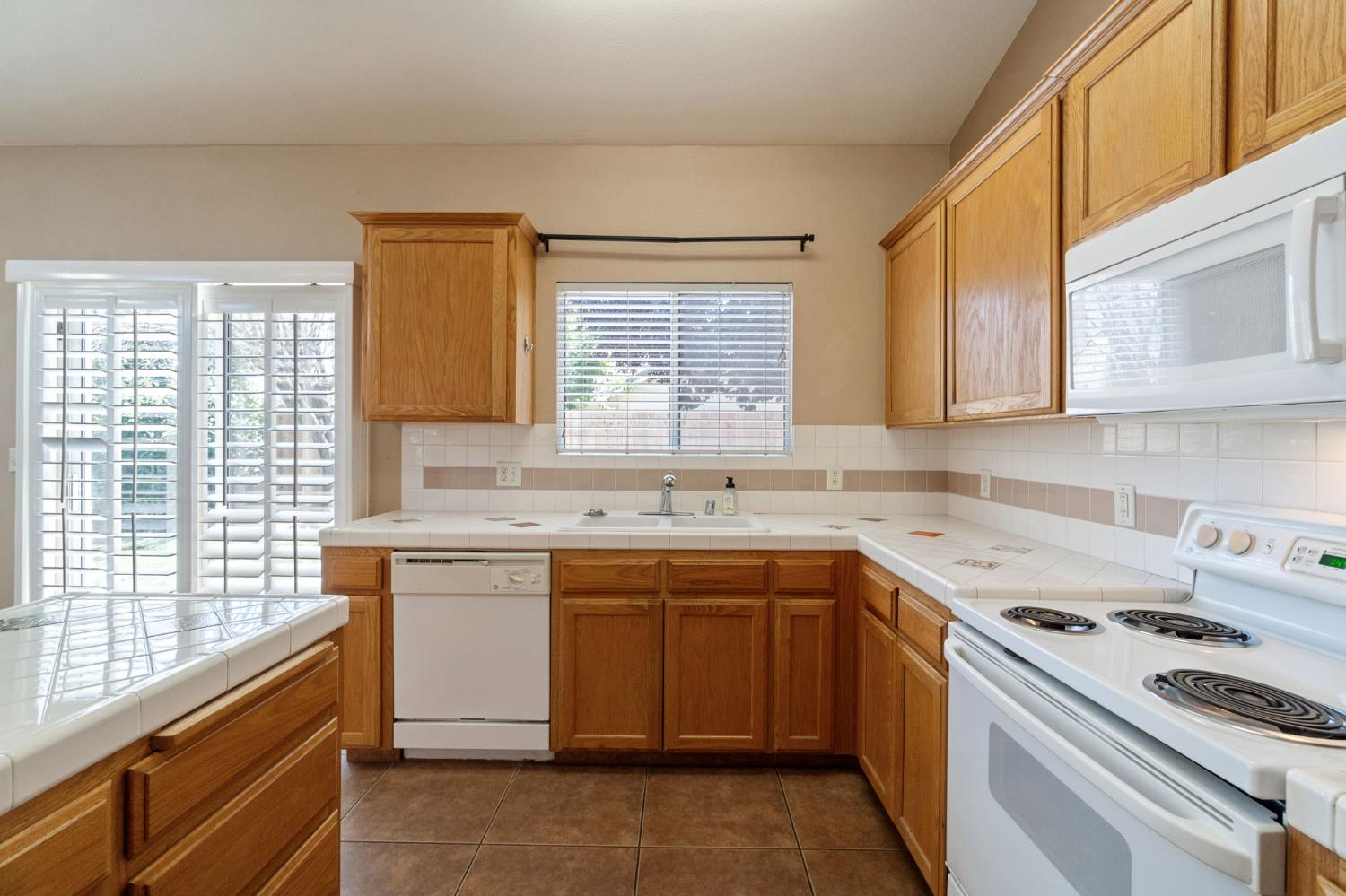 2841 E Brandon Lane