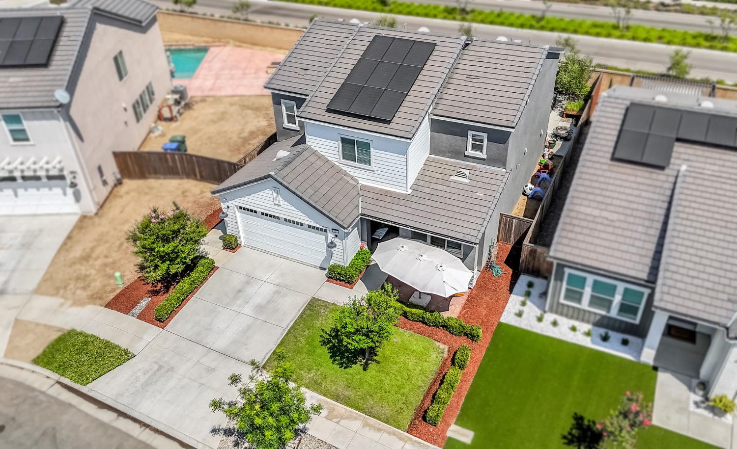 827 Vintage Avenue