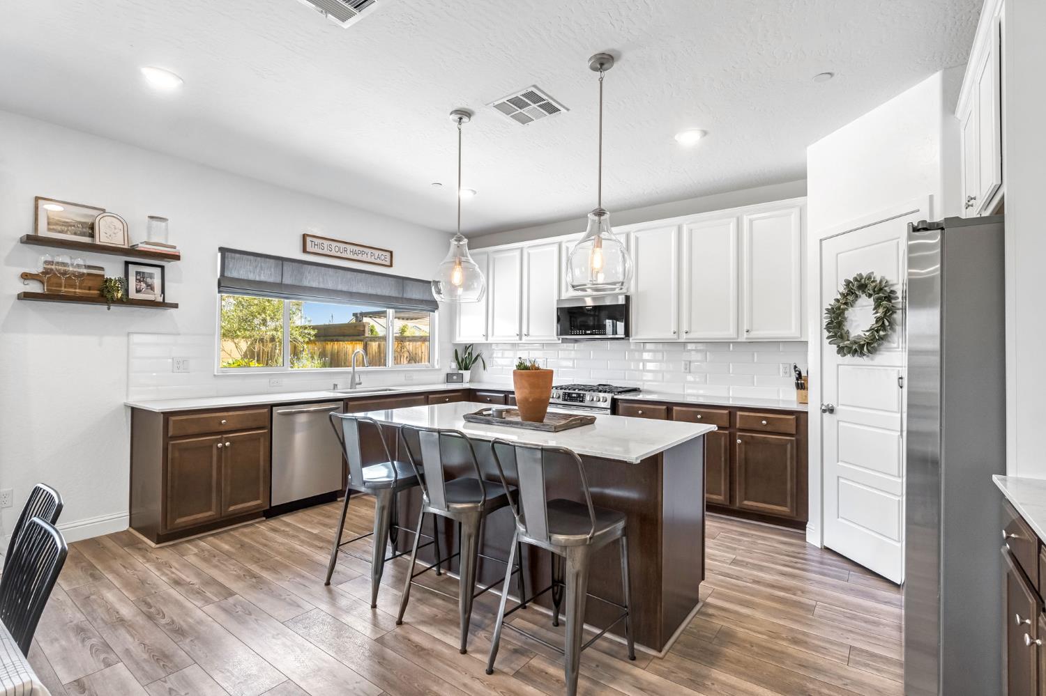 827 Vintage Avenue