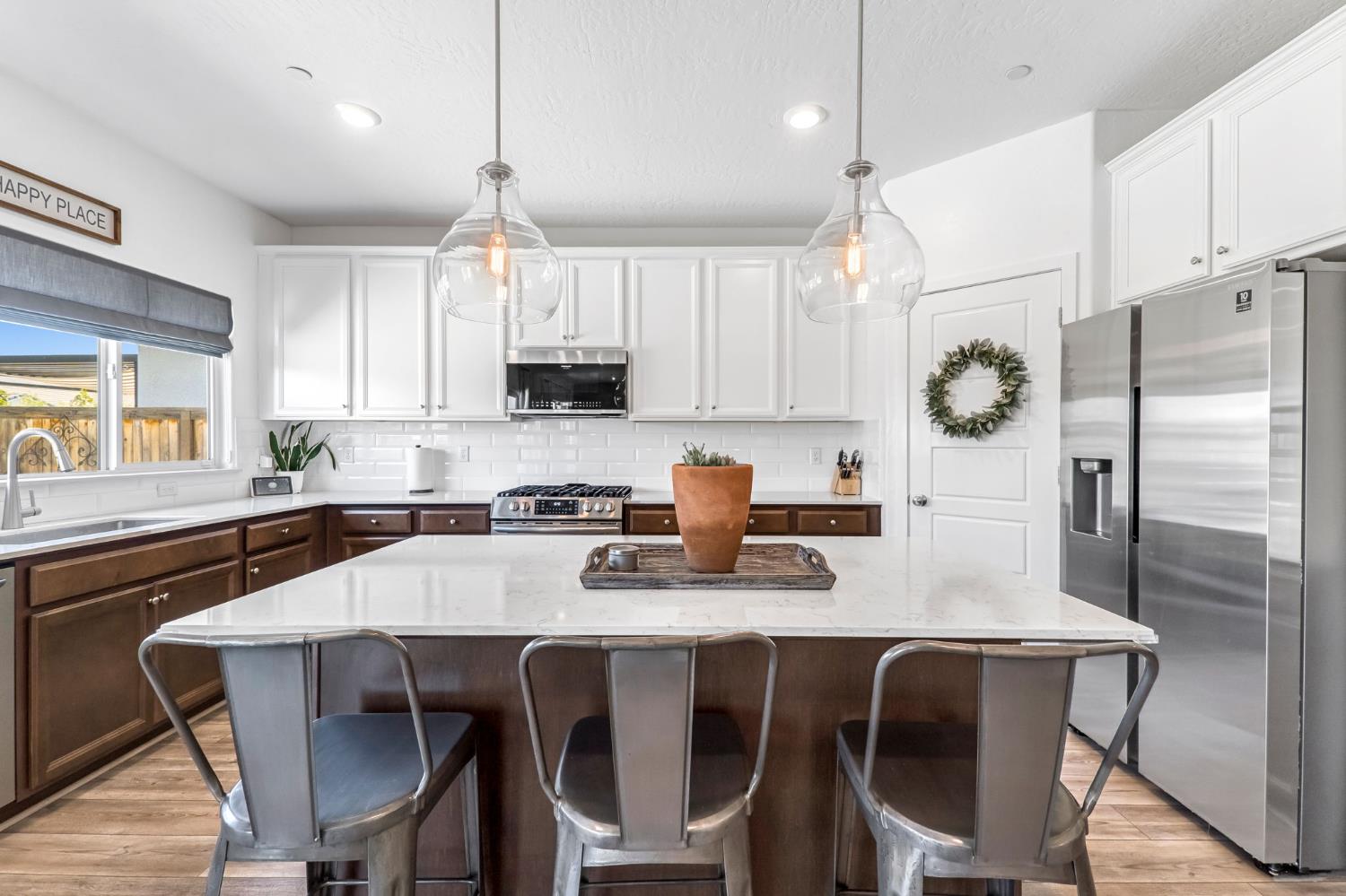 827 Vintage Avenue