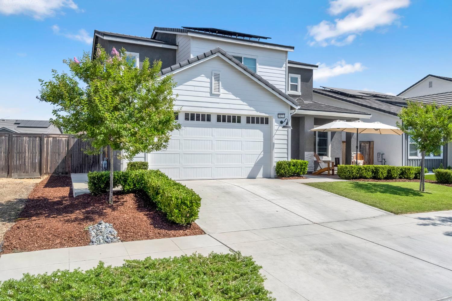 827 Vintage Avenue