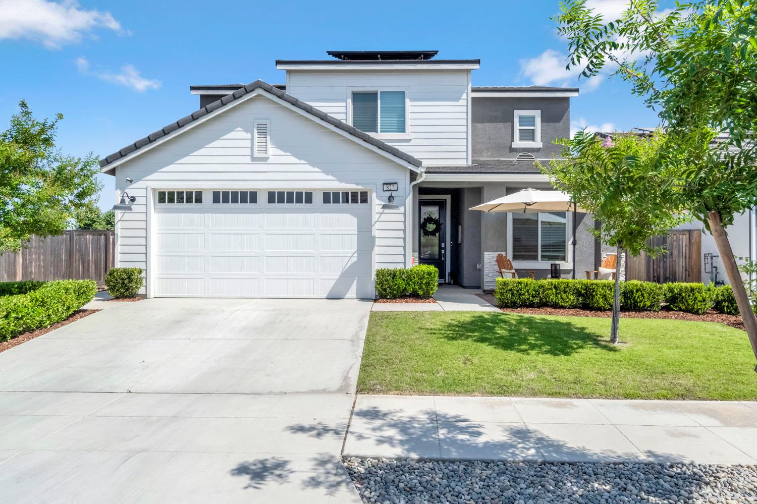 827 Vintage Avenue