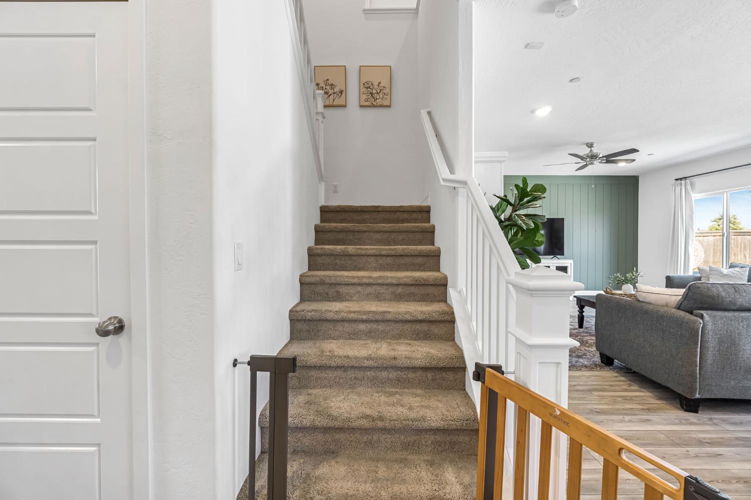 827 Vintage Avenue