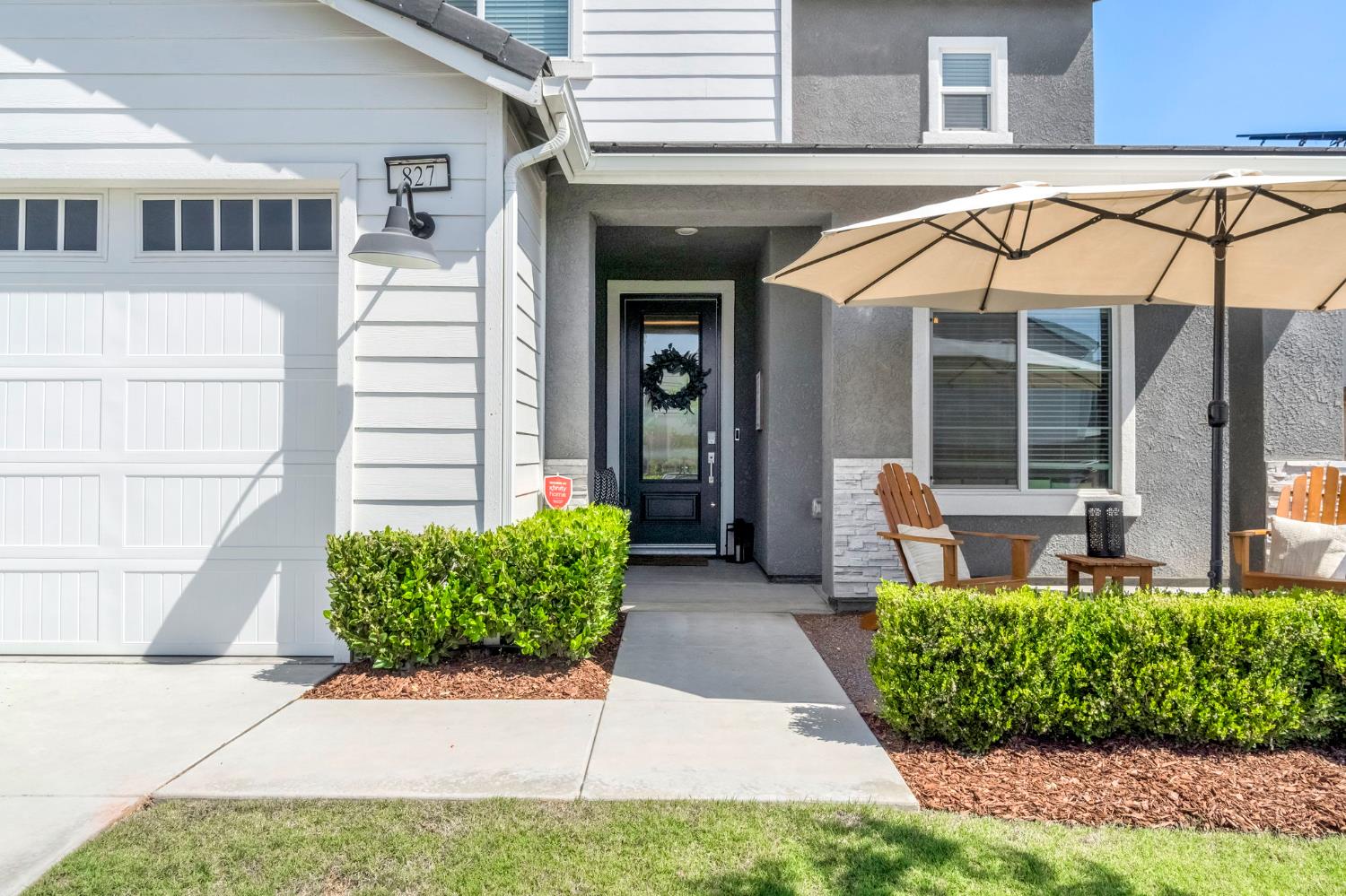 827 Vintage Avenue