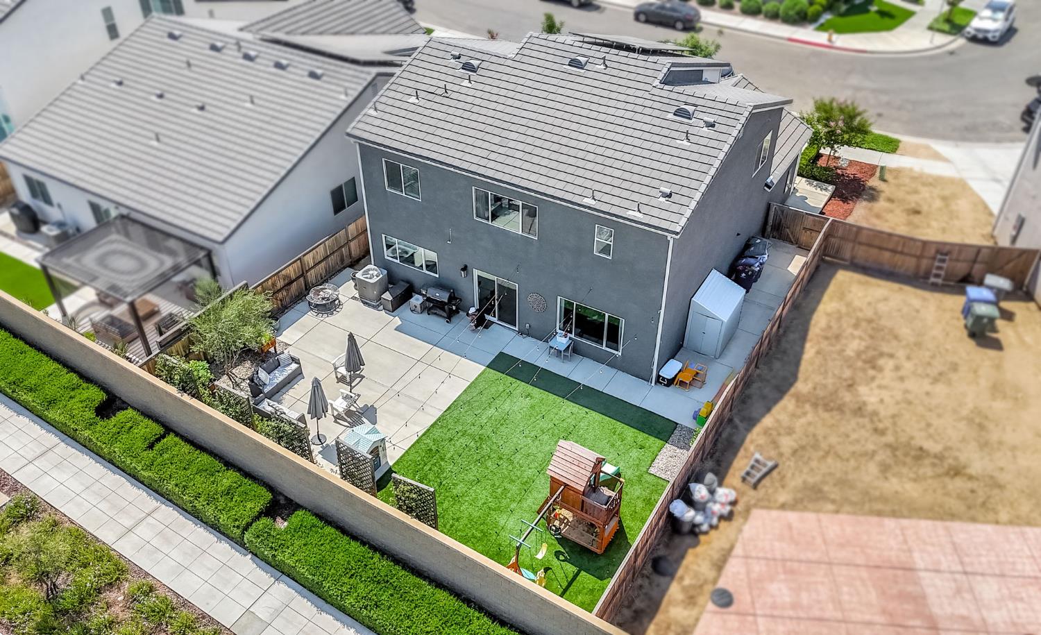 827 Vintage Avenue